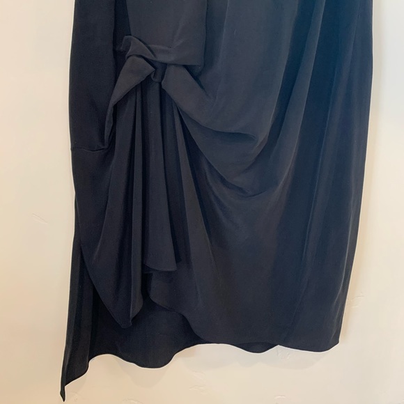 ✨HH Silk Gathered Dress✨ - Picture 4 of 8